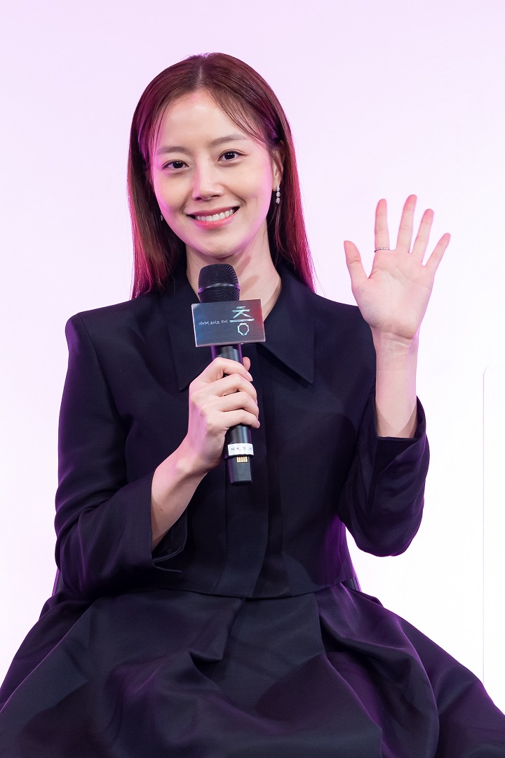 층 제작보고회 ⓒ 네이버 바이브 제공