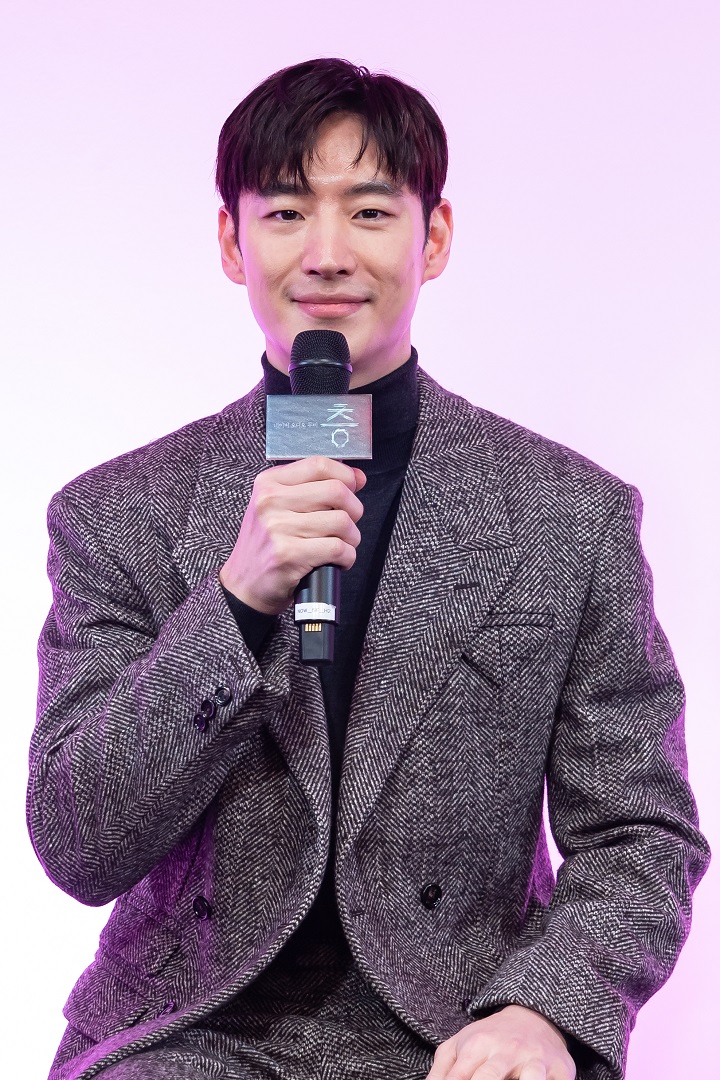 층 제작보고회 ⓒ 네이버 바이브 제공