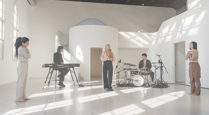 백예린 립제이 모니카 너머 ⓒ 엔씨소프트 피버(FEVER) 제공