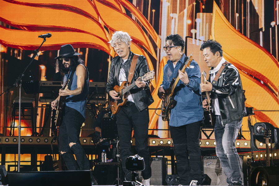  KBS 설 대기획 송골매 콘서트 ‘40년만의 비행’