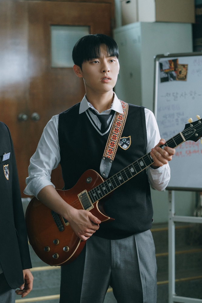 tvN 새 월화드라마 ‘반짝이는 워터멜론’