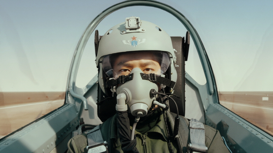 ‘본 투 플라이’(원제:長空之王)