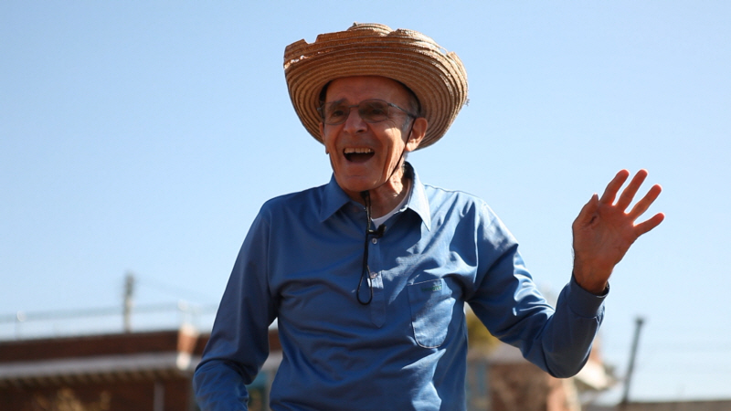 ‘기쁘고 떳떳하게’ 