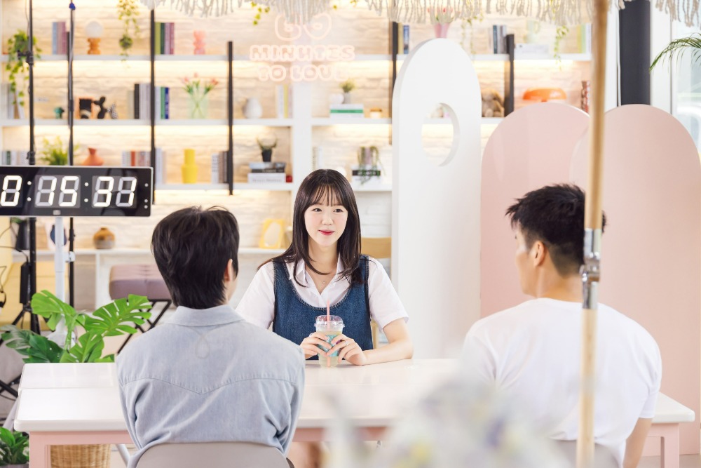 60분 소개팅: 30분마다 뉴페이스