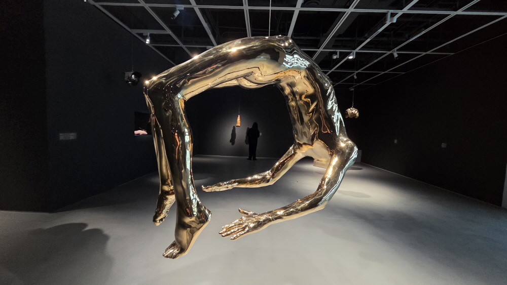 루이즈 부르주아: 덧없고 영원한