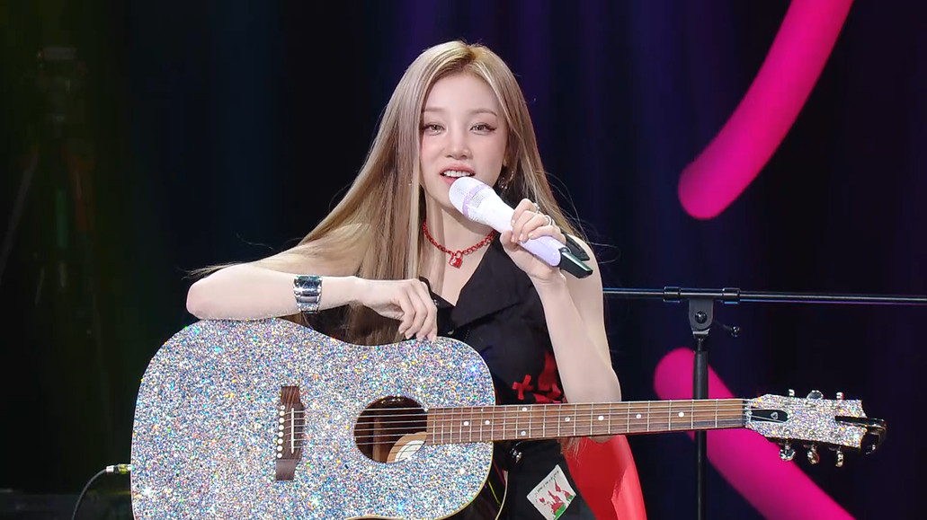  ‘더 시즌즈-10CM의 쓰담쓰담’