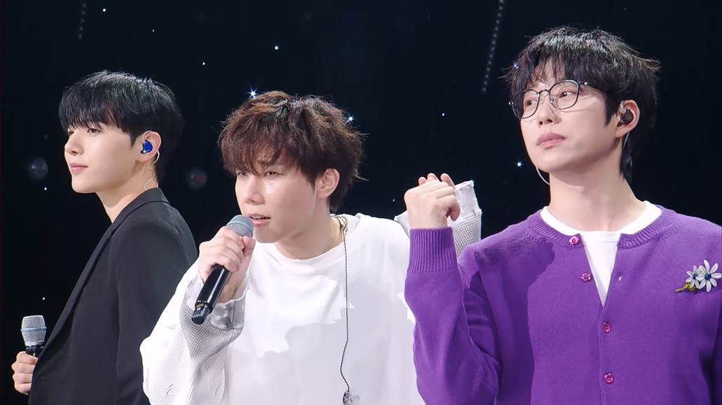  ‘더 시즌즈-10CM의 쓰담쓰담’