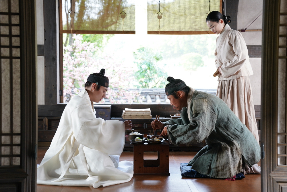 '왕과 사는 남자'