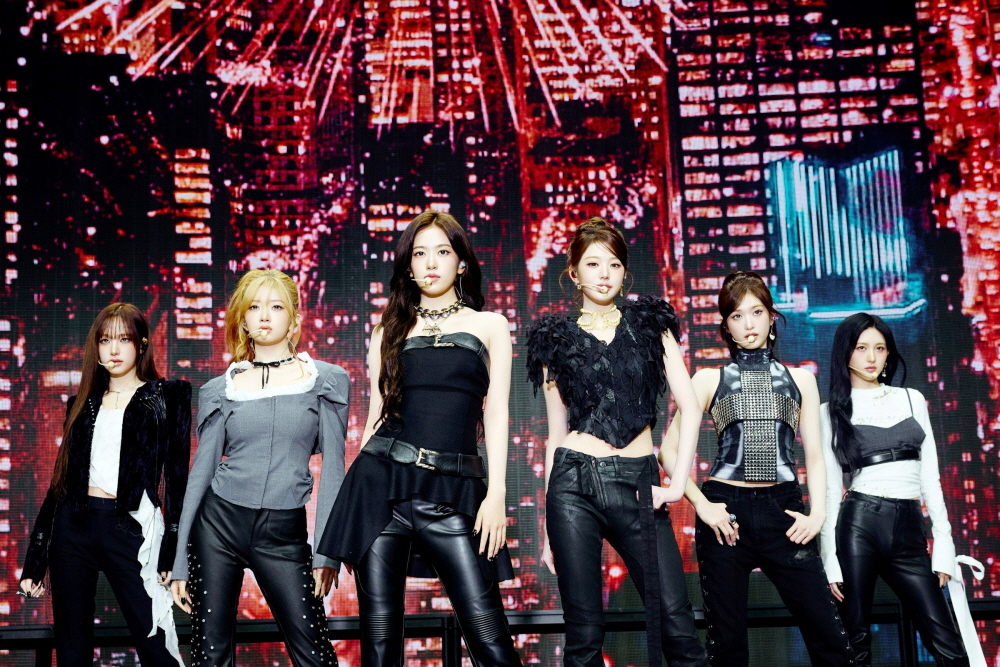 아이브(IVE) 정규 2집 ‘REVIVE+’(리바이브 플러스) 발매 기념 미디어 쇼케이스