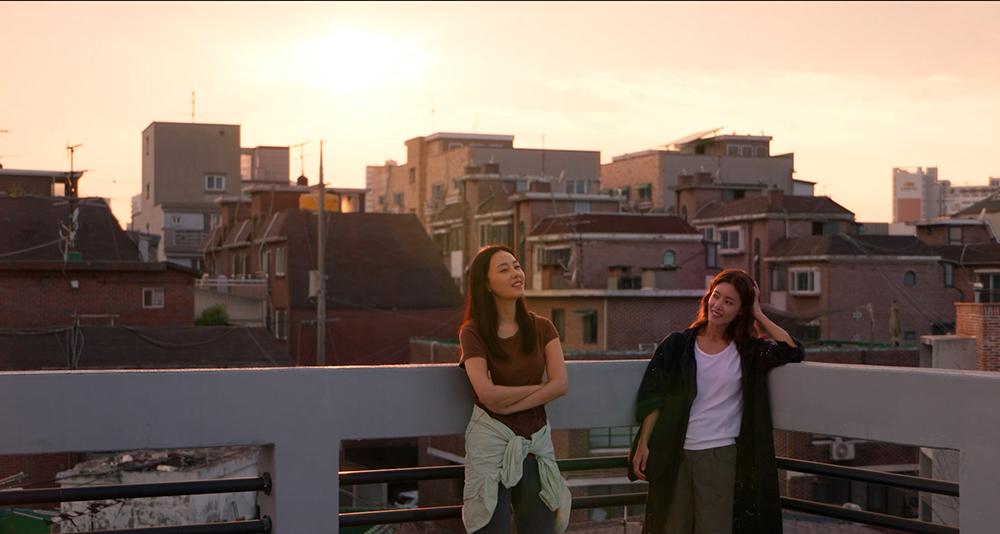   '러닝타임은 77분' 