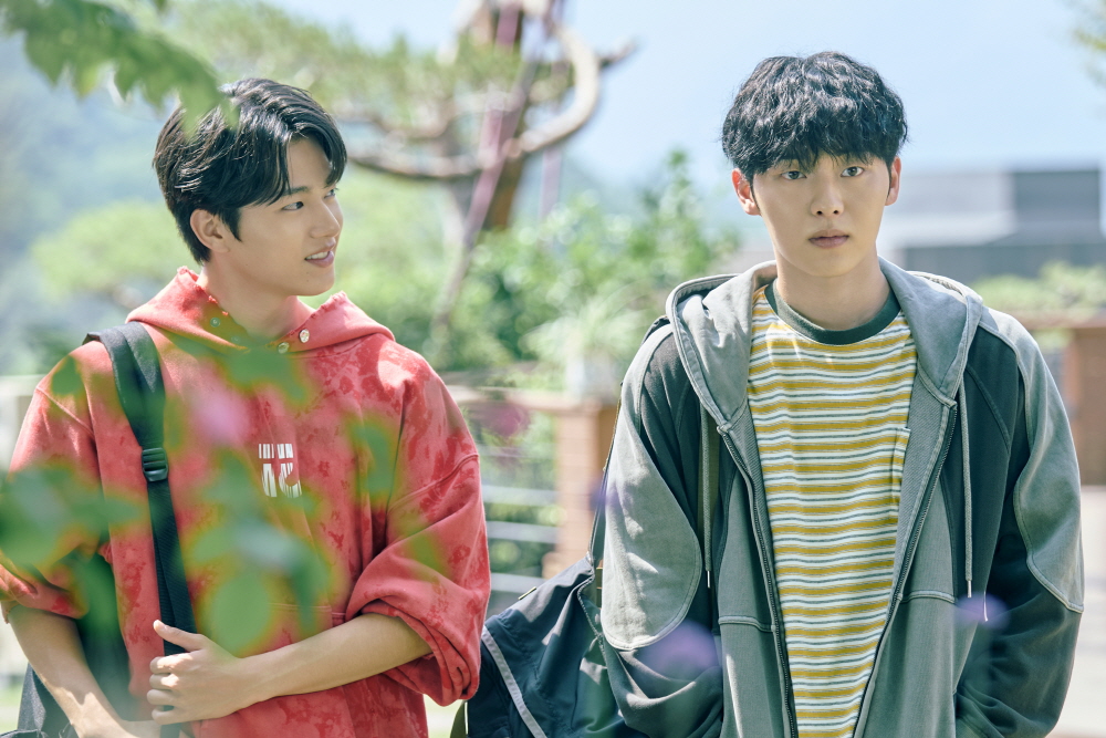 맨 끝줄 소년​
