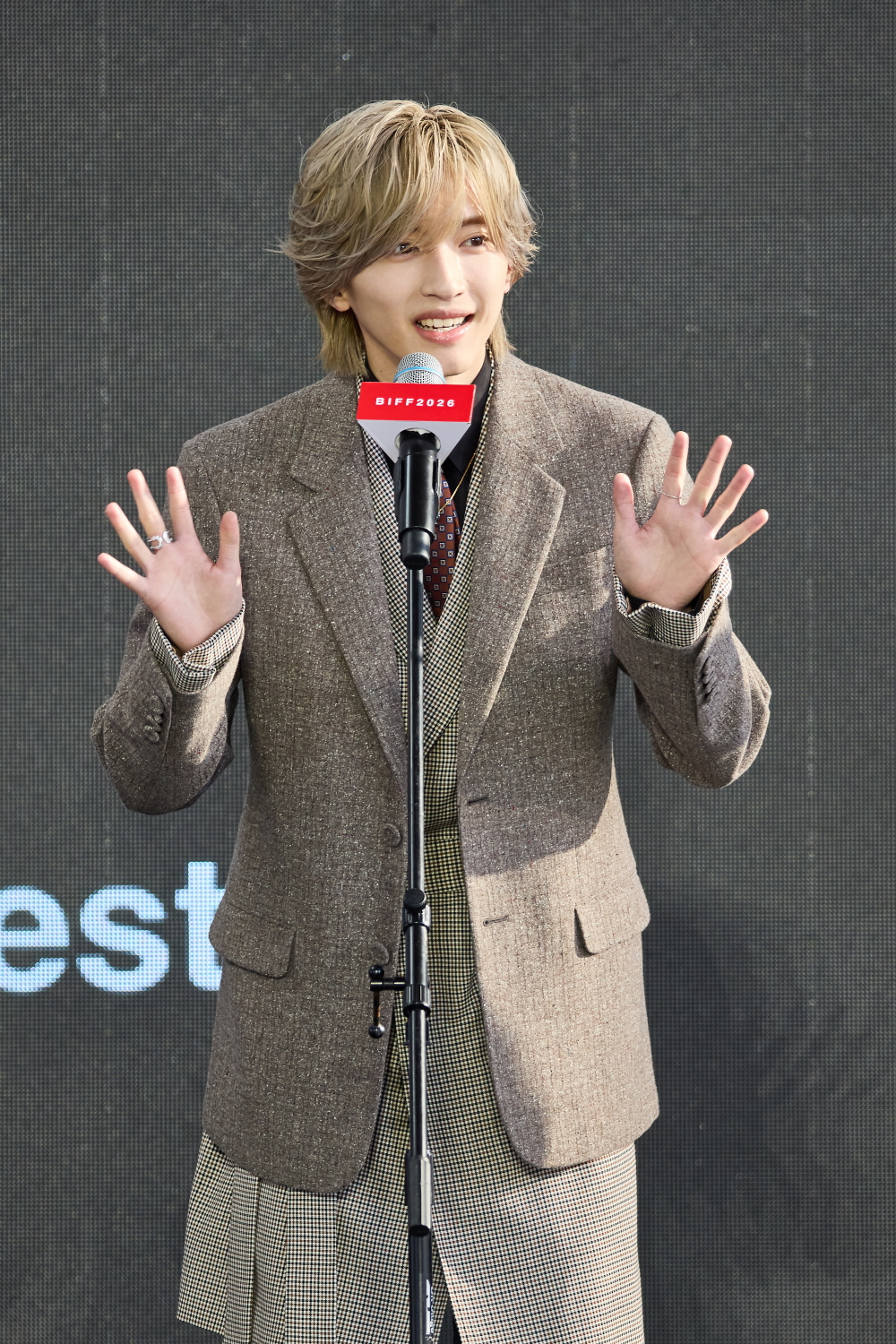 아름다운 초저녁달