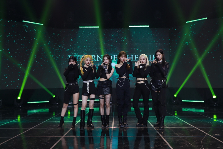 세 번째 미니앨범  'Return of The Girl' 발매 쇼케이스 (2021)