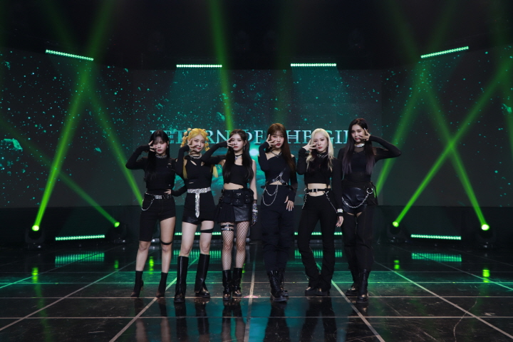 세 번째 미니앨범  'Return of The Girl' 발매 쇼케이스 (2021)