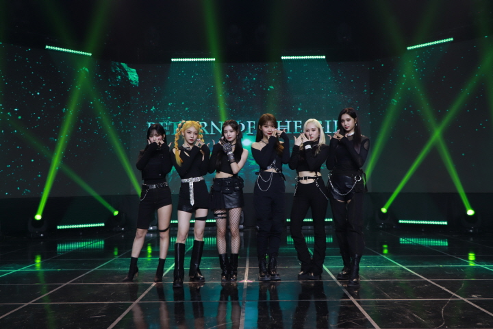 세 번째 미니앨범  'Return of The Girl' 발매 쇼케이스 (2021)