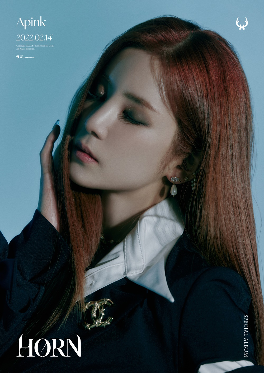 초롱 10주년 스페셜 앨범 ‘HORN(혼)’ Black(블랙)’ 버전 개인 콘셉트 포토 (2022) (사진=IST엔터테인먼트)