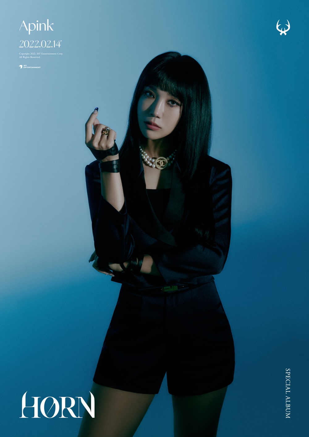 은지 10주년 스페셜 앨범 ‘HORN(혼)’ Black(블랙)’ 버전 개인 콘셉트 포토 (2022) (사진=IST엔터테인먼트)