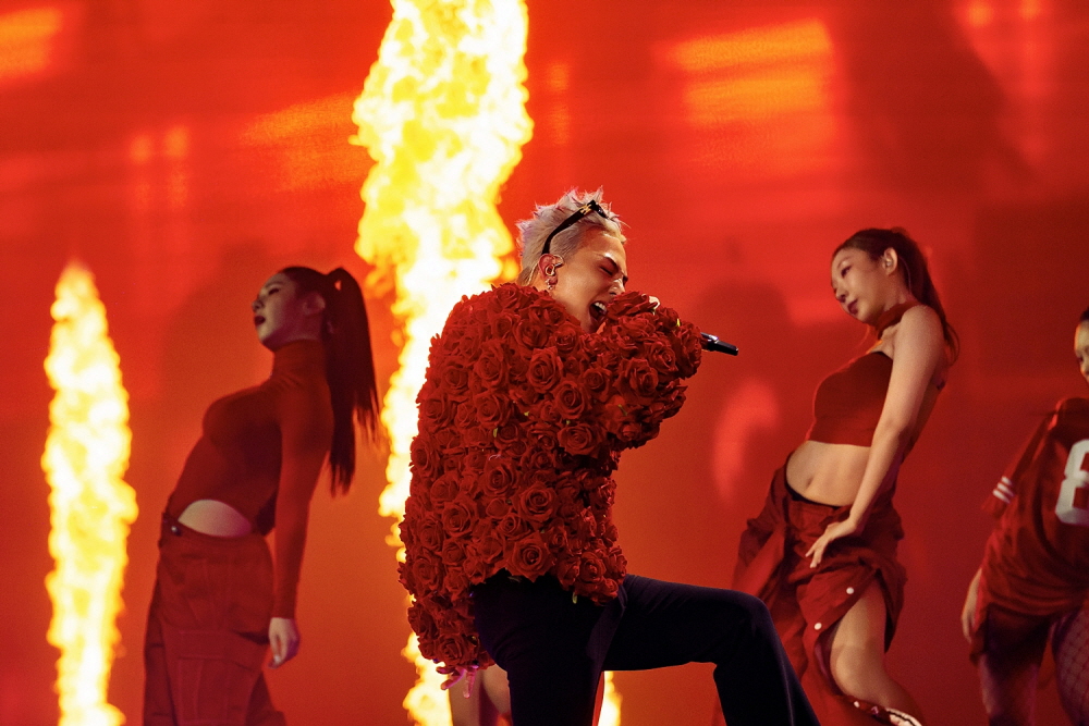 월드투어 ‘위버맨쉬’ 도쿄돔 공연 (2025)