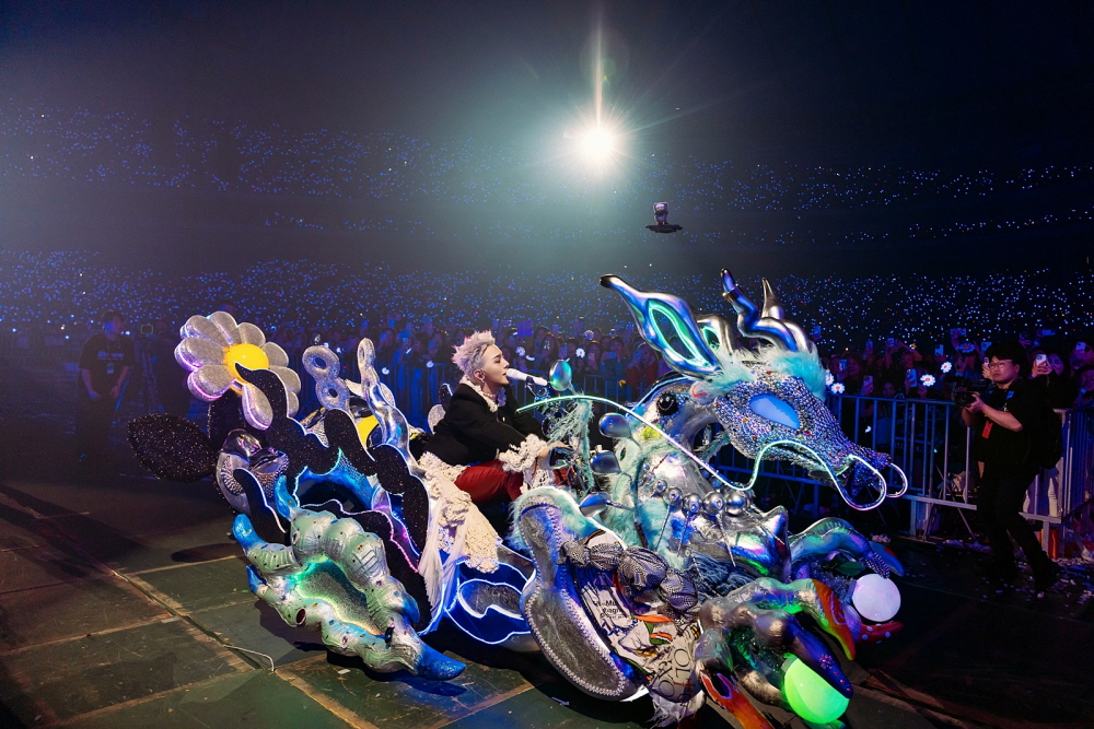 월드투어 ‘위버맨쉬’ 도쿄돔 공연 (2025)