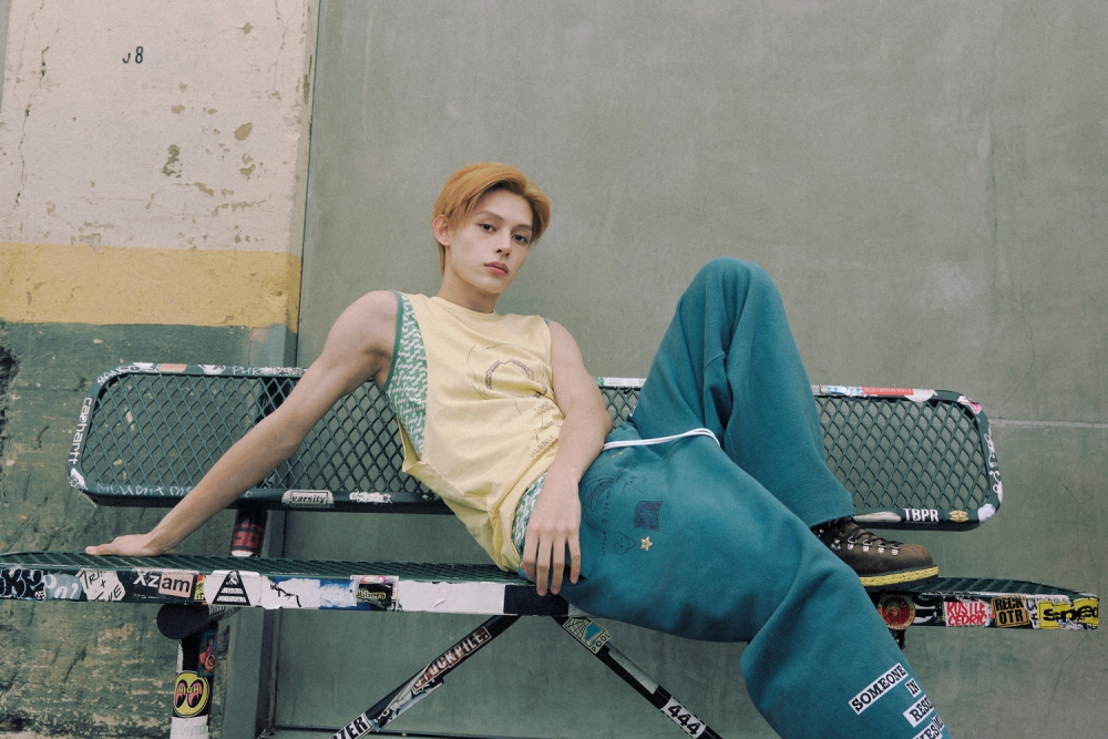 제임스_데뷔 앨범 ‘COLOR OUTSIDE THE LINES’ 콘셉트 사진(2025)