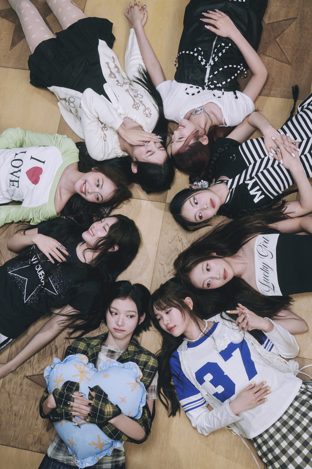 첫 미니앨범 ‘FOCUS’  (2025)