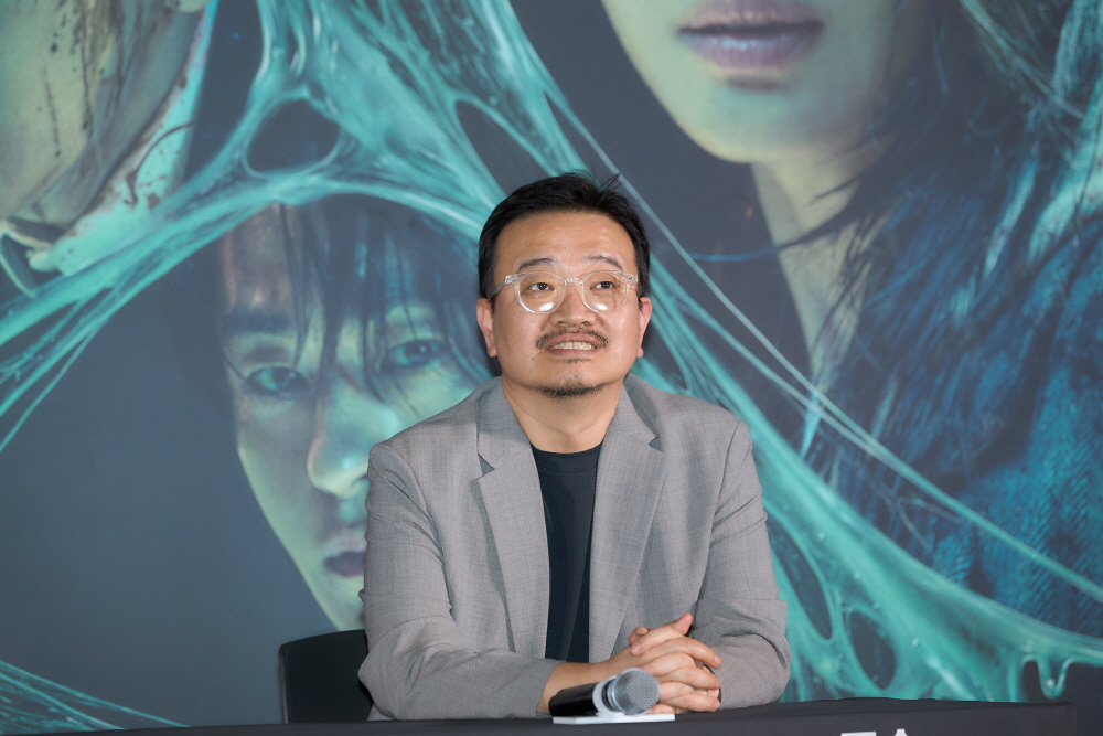 영화 [군체] 시사회 (2026)